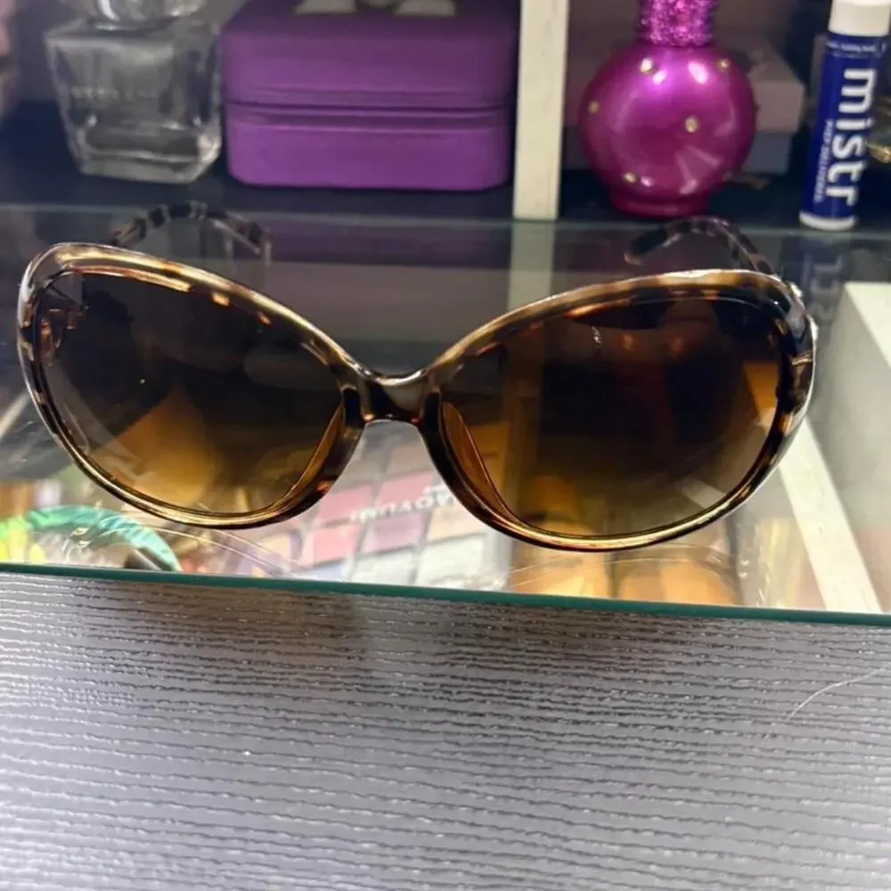 Women's Sunglasses Brown oversized y2k tortoise shell